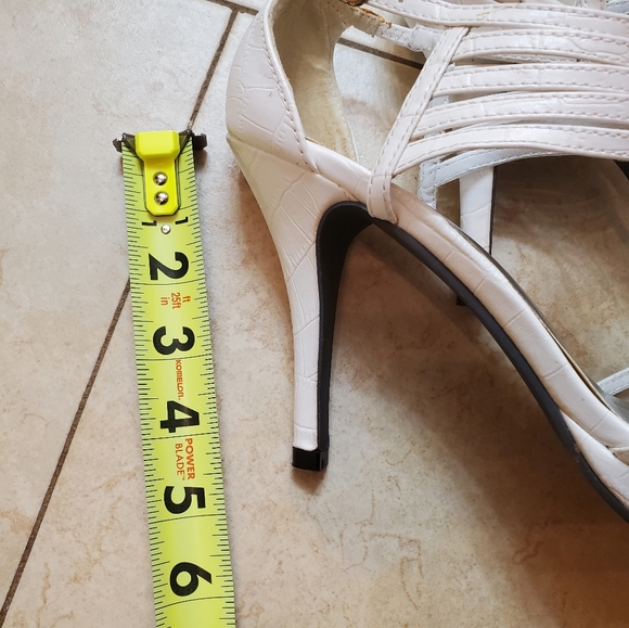 Strappy Snakeskin/reptile print women's heels - Picture 13 of 16